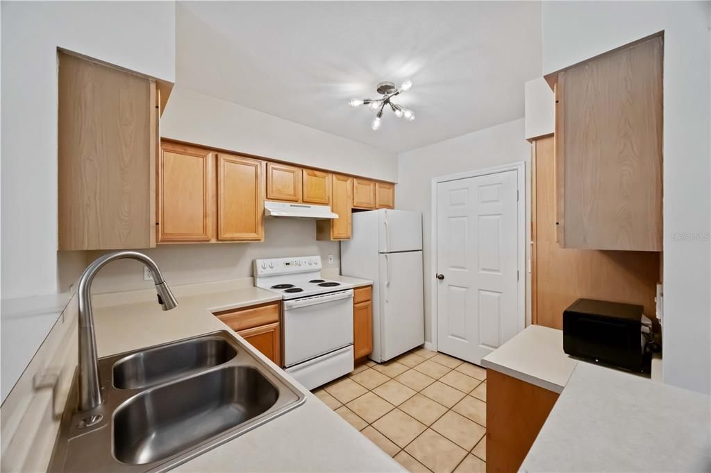 В аренду: $1,600 (1 спален, 1 ванн, 822 Квадратных фут)