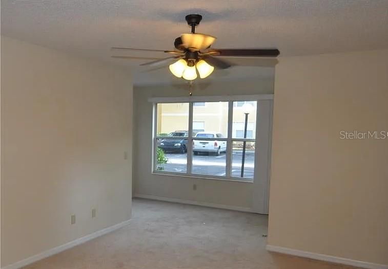 For Rent: $1,275 (1 beds, 1 baths, 735 Square Feet)
