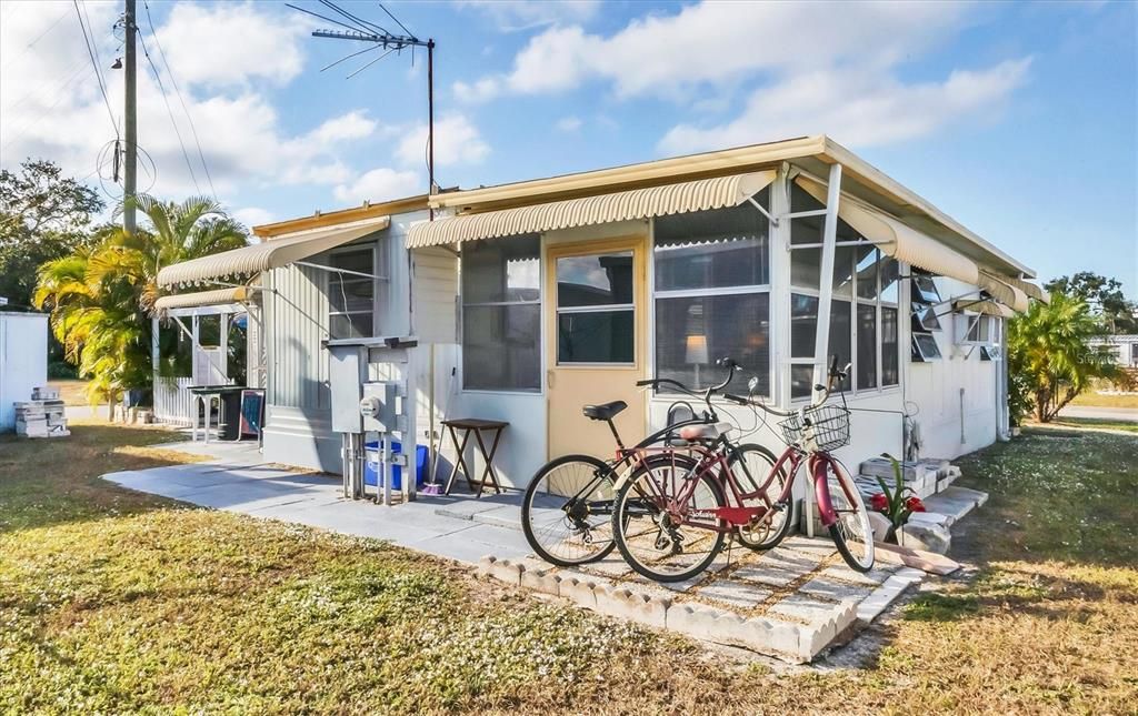 На продажу: $84,900 (2 спален, 1 ванн, 630 Квадратных фут)