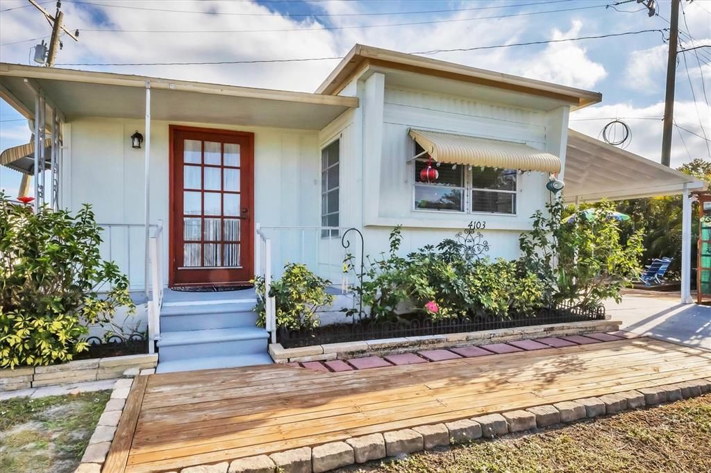 На продажу: $84,900 (2 спален, 1 ванн, 630 Квадратных фут)