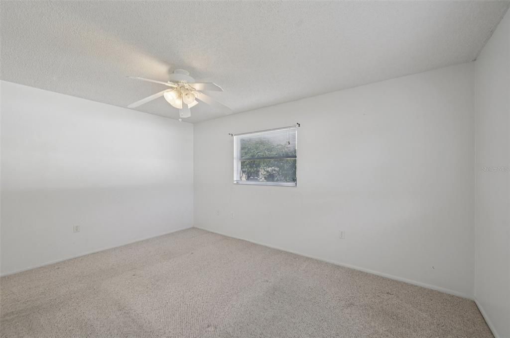 待售: $325,000 (2 贝兹, 2 浴室, 1275 平方英尺)