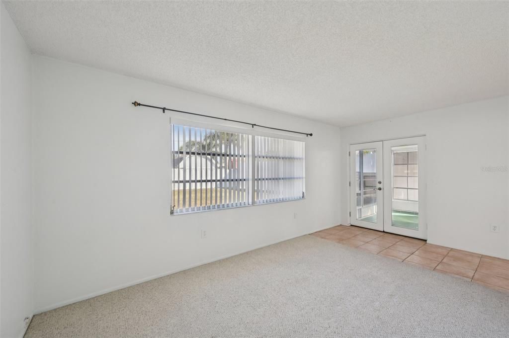 待售: $325,000 (2 贝兹, 2 浴室, 1275 平方英尺)