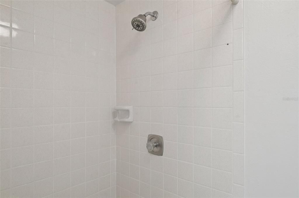 待售: $325,000 (2 贝兹, 2 浴室, 1275 平方英尺)