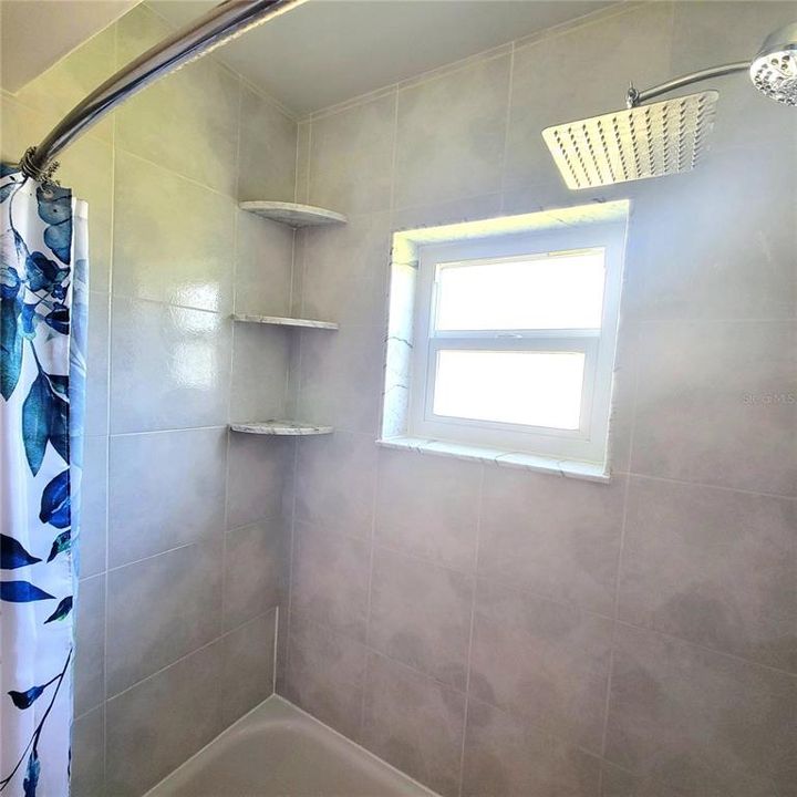 For Sale: $309,500 (2 beds, 1 baths, 1130 Square Feet)