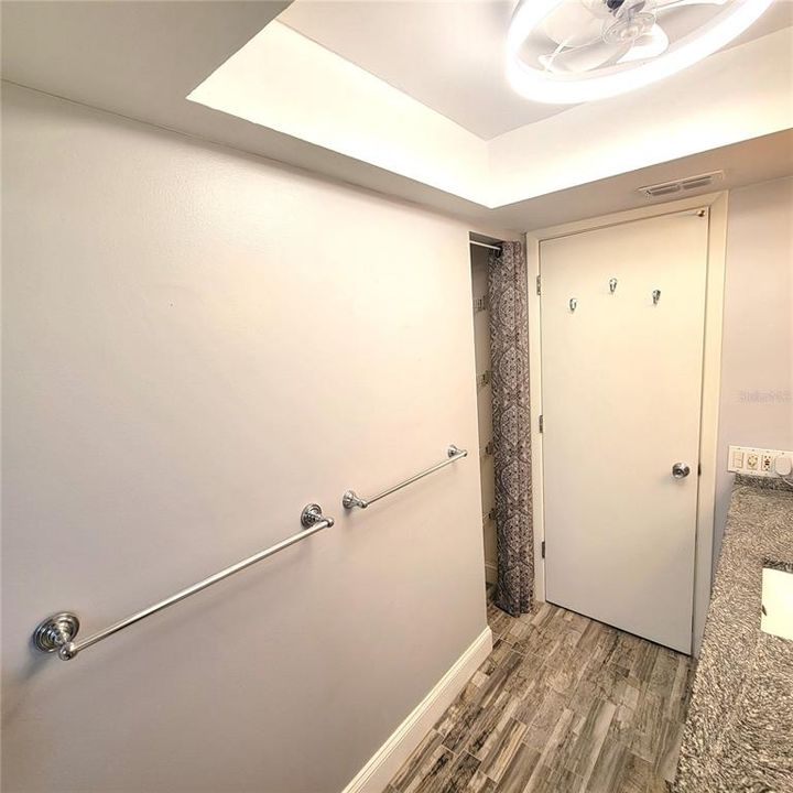 For Sale: $309,500 (2 beds, 1 baths, 1130 Square Feet)