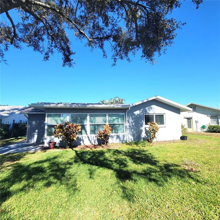 For Sale: $309,500 (2 beds, 1 baths, 1130 Square Feet)