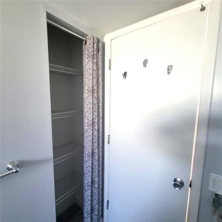 For Sale: $309,500 (2 beds, 1 baths, 1130 Square Feet)