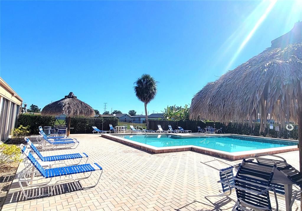 For Sale: $309,500 (2 beds, 1 baths, 1130 Square Feet)