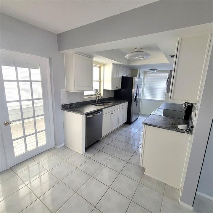 For Sale: $309,500 (2 beds, 1 baths, 1130 Square Feet)