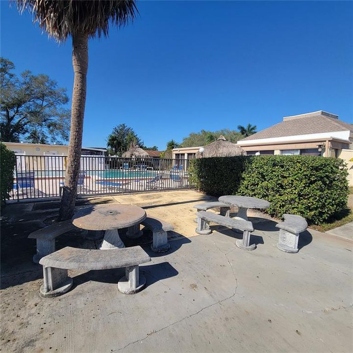 For Sale: $309,500 (2 beds, 1 baths, 1130 Square Feet)