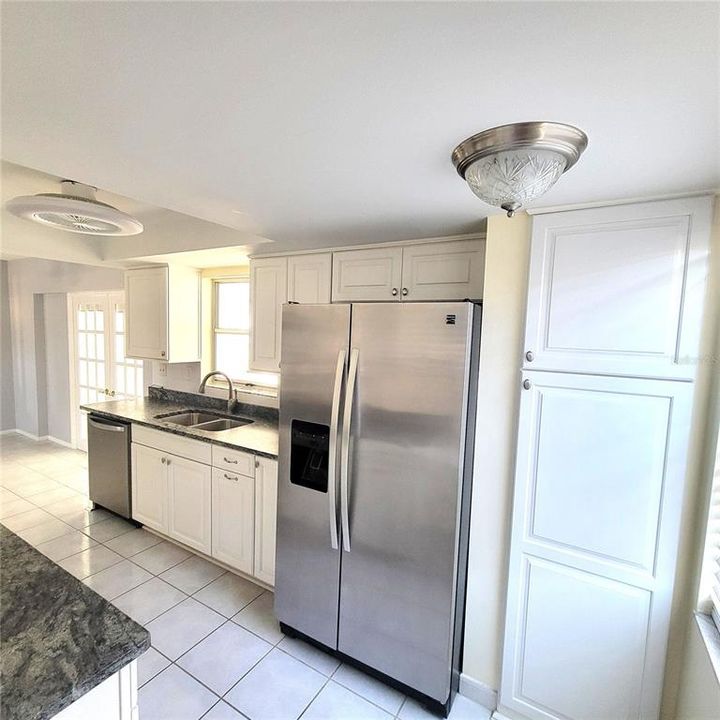 For Sale: $309,500 (2 beds, 1 baths, 1130 Square Feet)