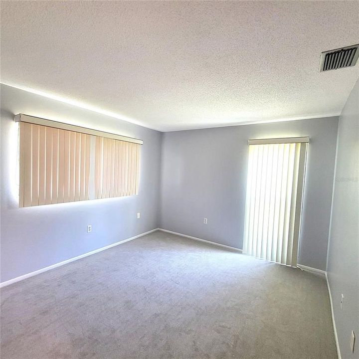 For Sale: $309,500 (2 beds, 1 baths, 1130 Square Feet)