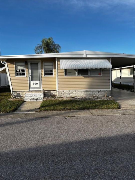 В аренду: $1,300 (2 спален, 1 ванн, 832 Квадратных фут)