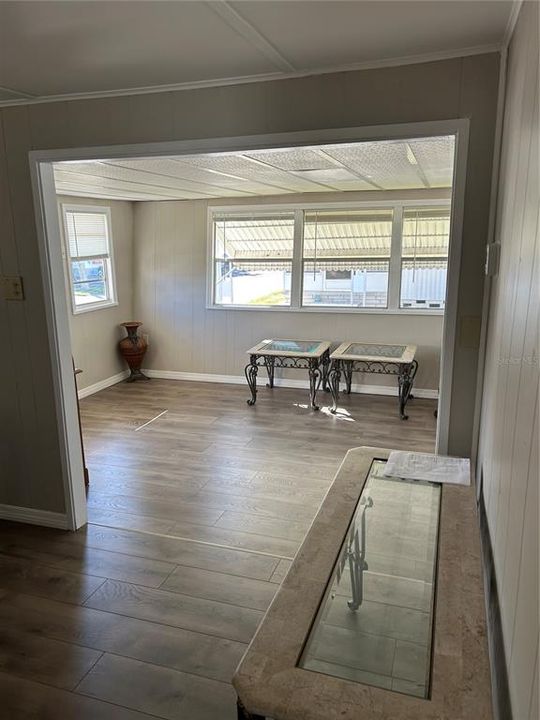 В аренду: $1,300 (2 спален, 1 ванн, 832 Квадратных фут)