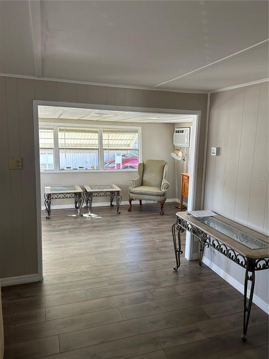 В аренду: $1,300 (2 спален, 1 ванн, 832 Квадратных фут)