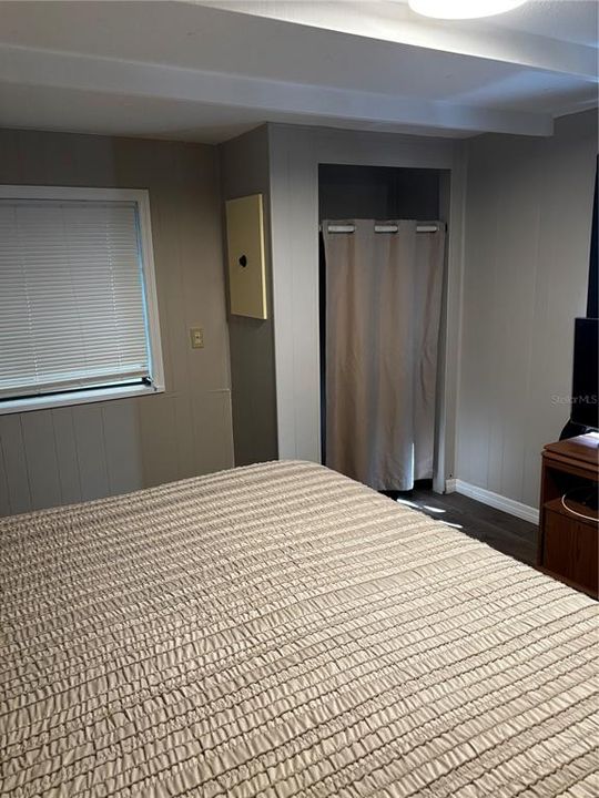 В аренду: $1,300 (2 спален, 1 ванн, 832 Квадратных фут)