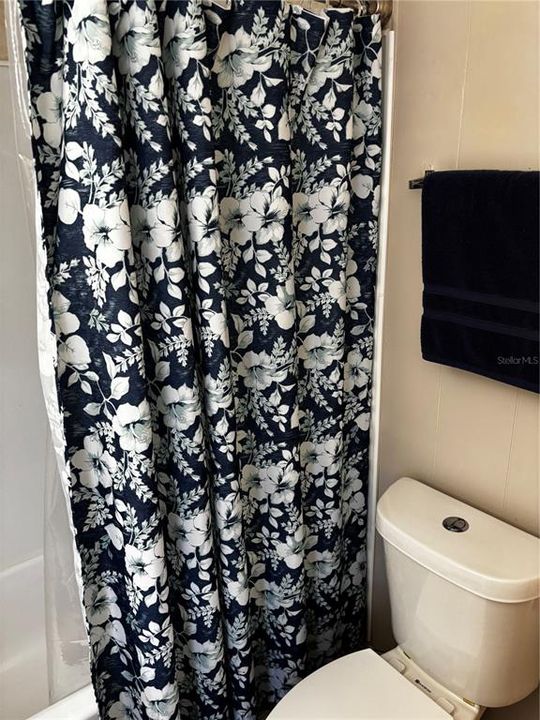 В аренду: $1,300 (2 спален, 1 ванн, 832 Квадратных фут)