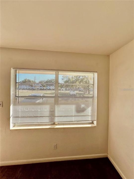 For Rent: $1,200 (1 beds, 1 baths, 700 Square Feet)