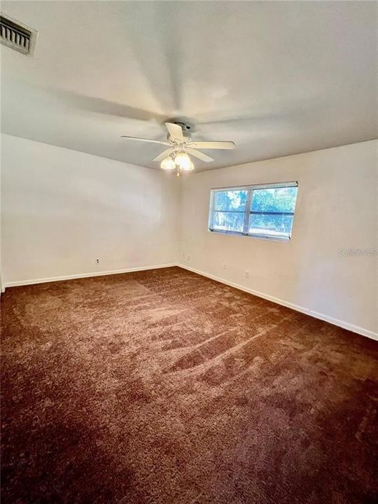 For Rent: $1,200 (1 beds, 1 baths, 700 Square Feet)