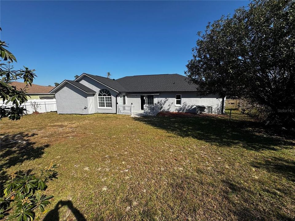 For Rent: $2,000 (3 beds, 2 baths, 1982 Square Feet)