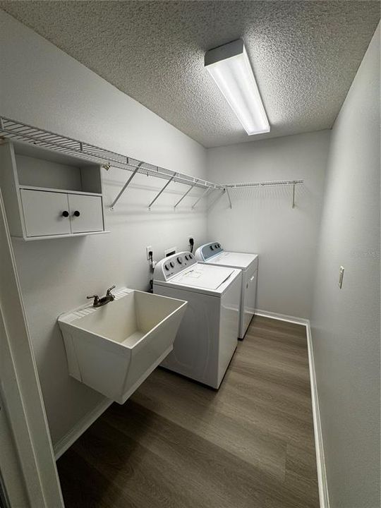 For Rent: $2,000 (3 beds, 2 baths, 1982 Square Feet)