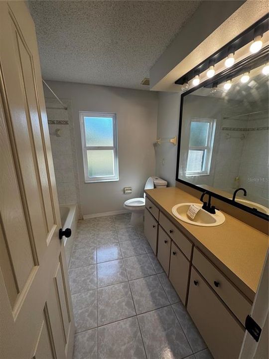 For Rent: $2,000 (3 beds, 2 baths, 1982 Square Feet)