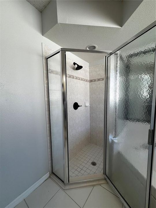 For Rent: $2,000 (3 beds, 2 baths, 1982 Square Feet)