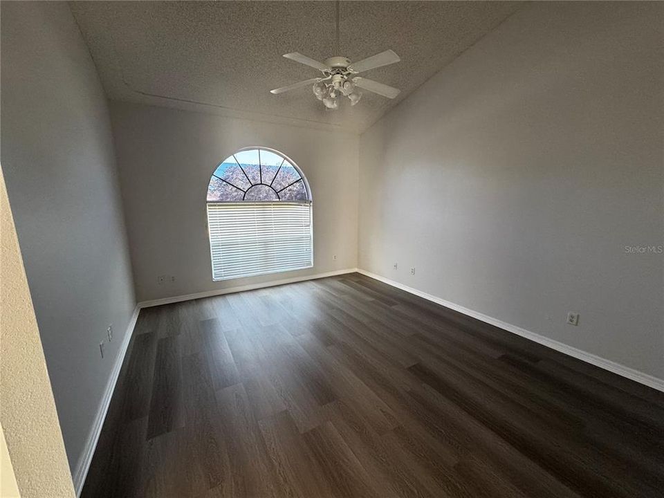 For Rent: $2,000 (3 beds, 2 baths, 1982 Square Feet)