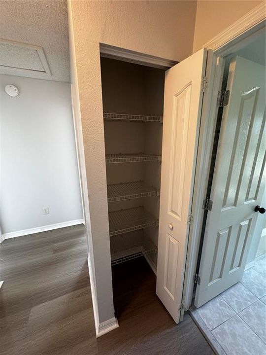 For Rent: $2,000 (3 beds, 2 baths, 1982 Square Feet)