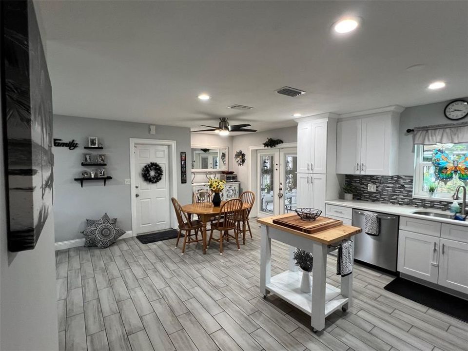 待售: $384,900 (3 贝兹, 2 浴室, 1120 平方英尺)