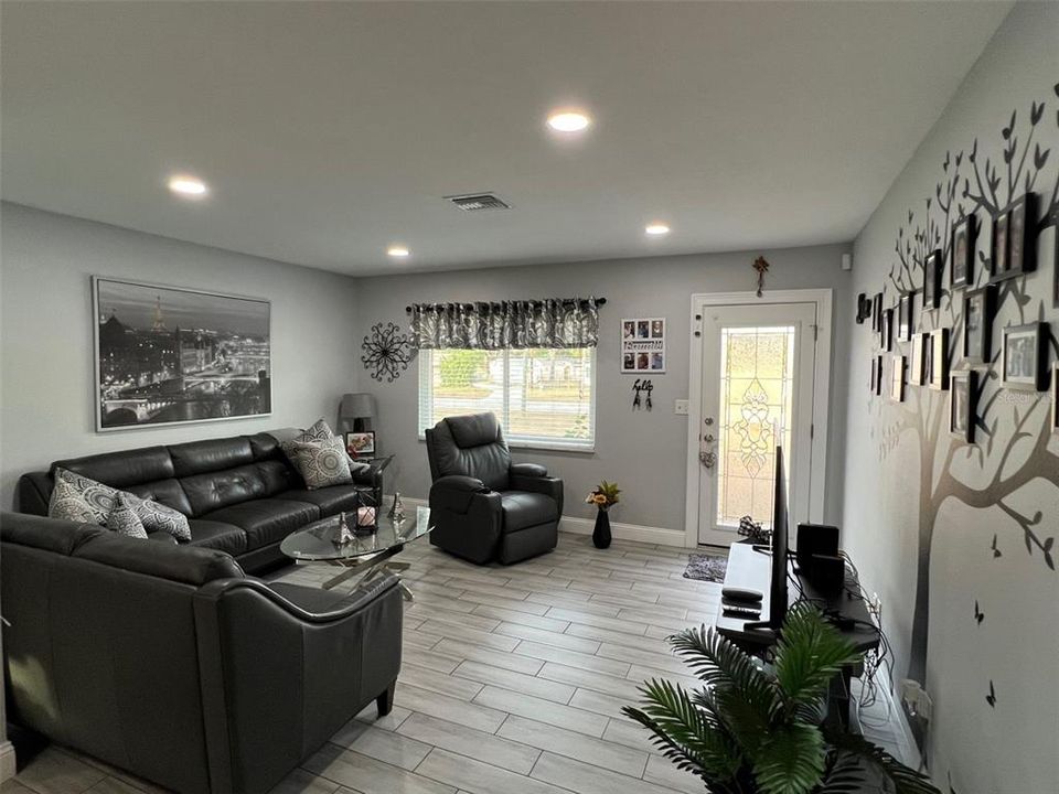 待售: $384,900 (3 贝兹, 2 浴室, 1120 平方英尺)