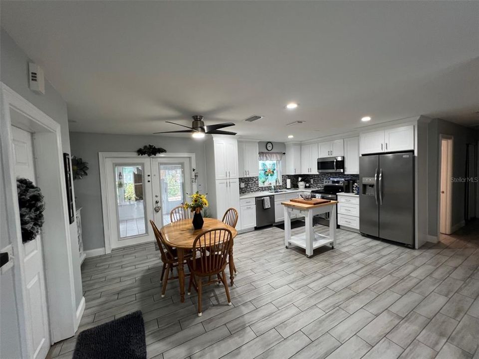 待售: $384,900 (3 贝兹, 2 浴室, 1120 平方英尺)