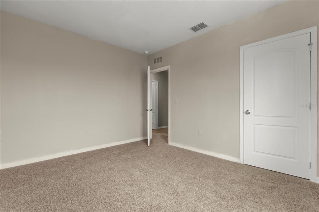 В аренду: $2,899 (5 спален, 3 ванн, 2910 Квадратных фут)