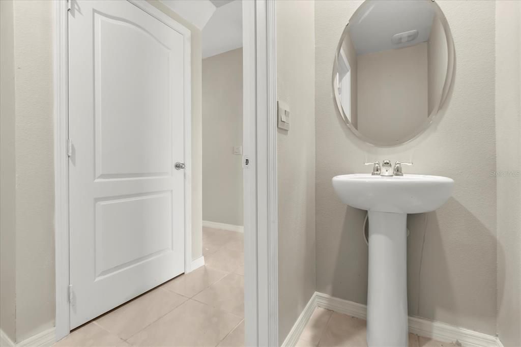 В аренду: $2,899 (5 спален, 3 ванн, 2910 Квадратных фут)