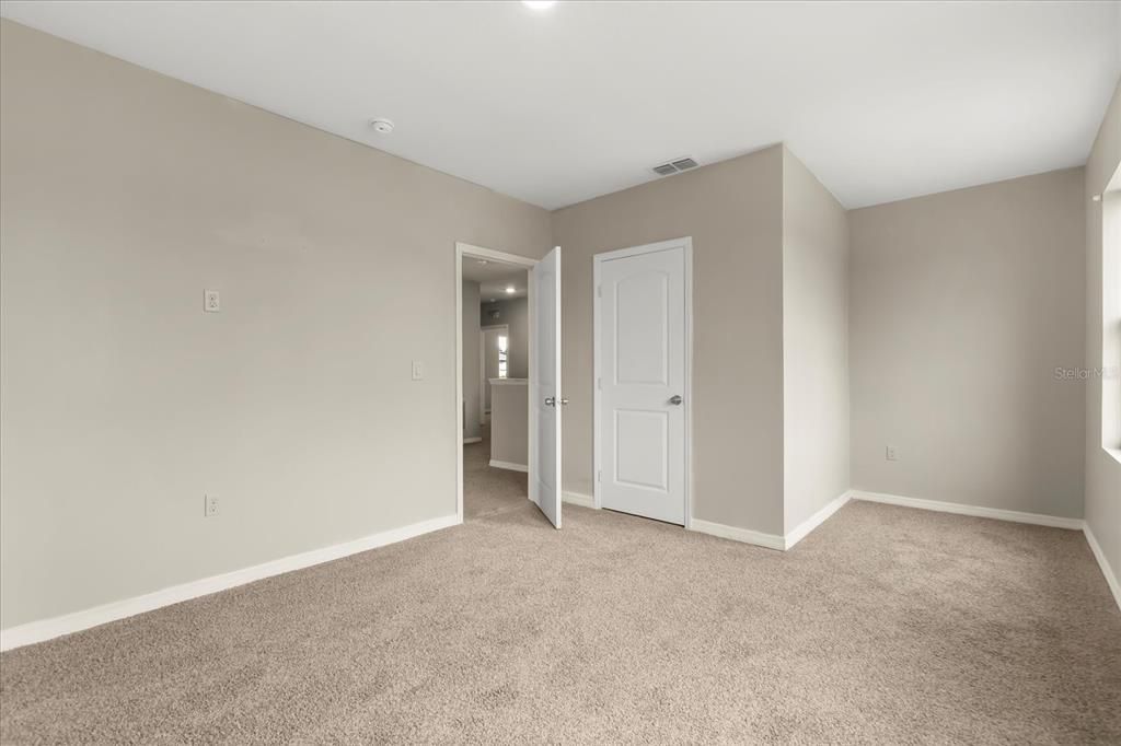 В аренду: $2,899 (5 спален, 3 ванн, 2910 Квадратных фут)