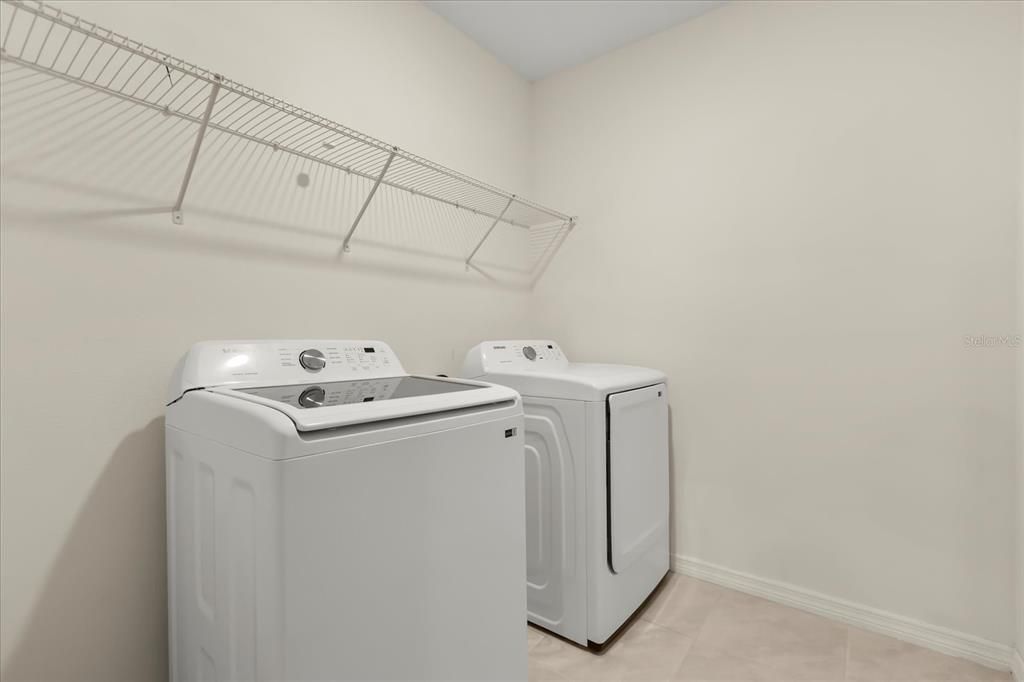 В аренду: $2,899 (5 спален, 3 ванн, 2910 Квадратных фут)