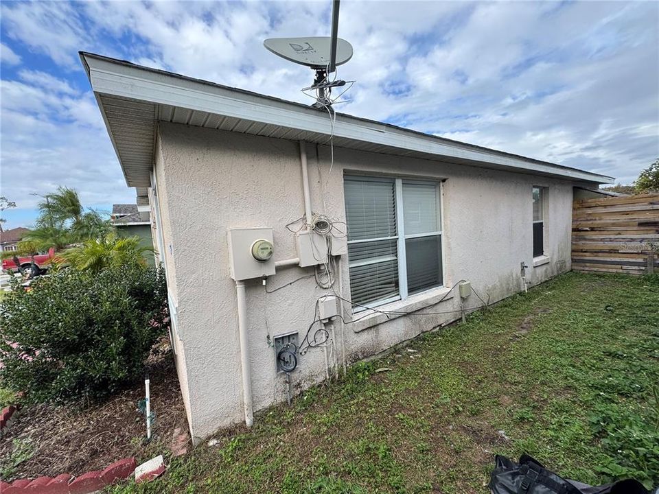 待售: $279,900 (4 贝兹, 2 浴室, 1122 平方英尺)