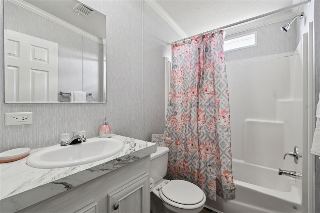 На продажу: $295,000 (4 спален, 2 ванн, 1590 Квадратных фут)