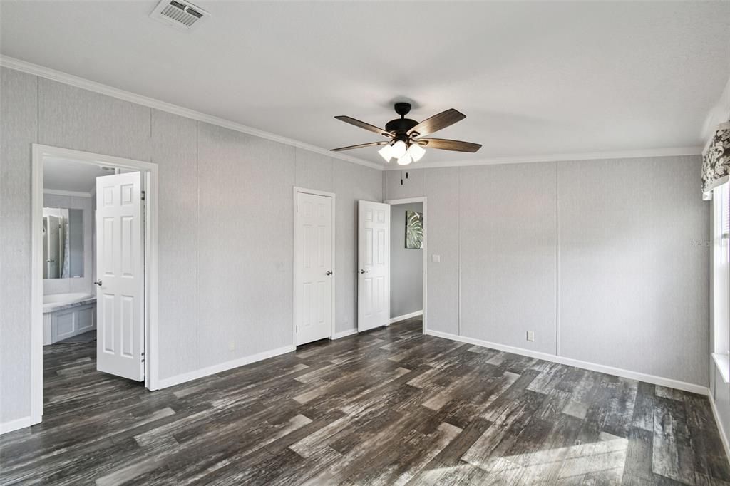 На продажу: $295,000 (4 спален, 2 ванн, 1590 Квадратных фут)