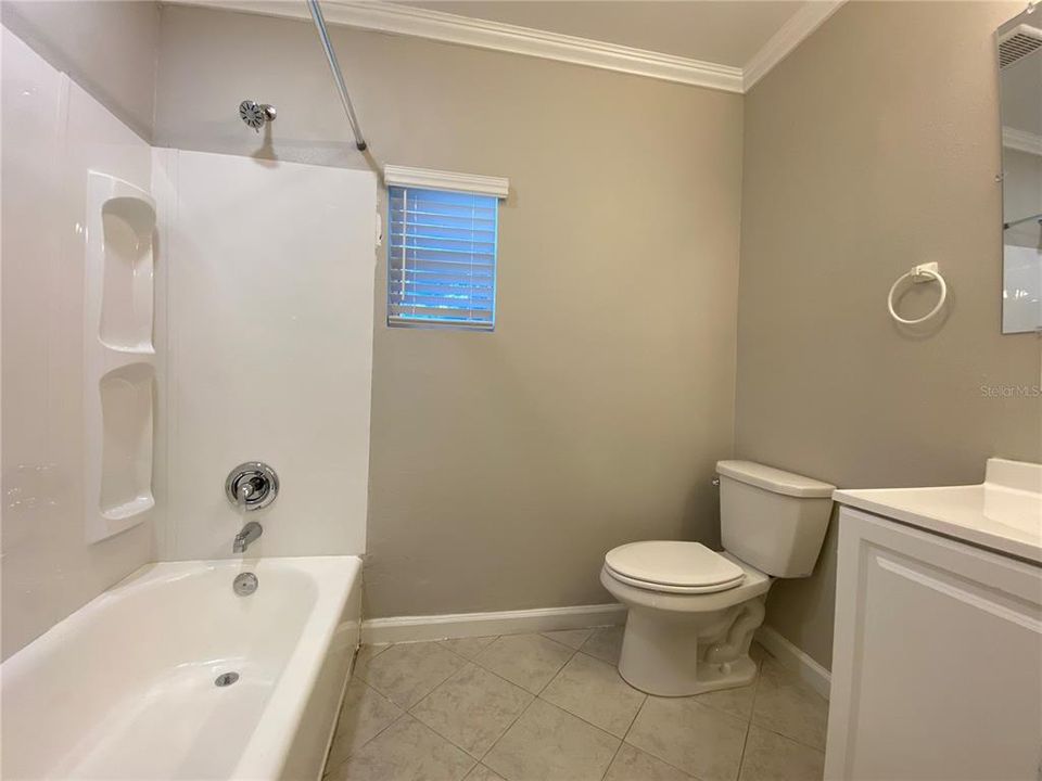 For Rent: $1,450 (2 beds, 1 baths, 908 Square Feet)