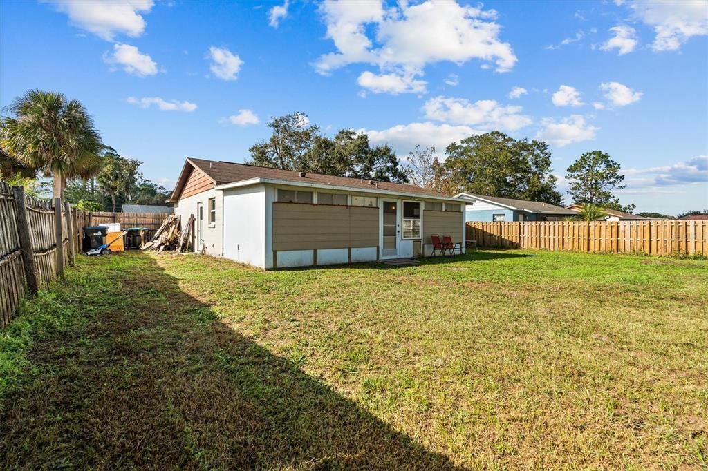 待售: $290,000 (3 贝兹, 1 浴室, 891 平方英尺)