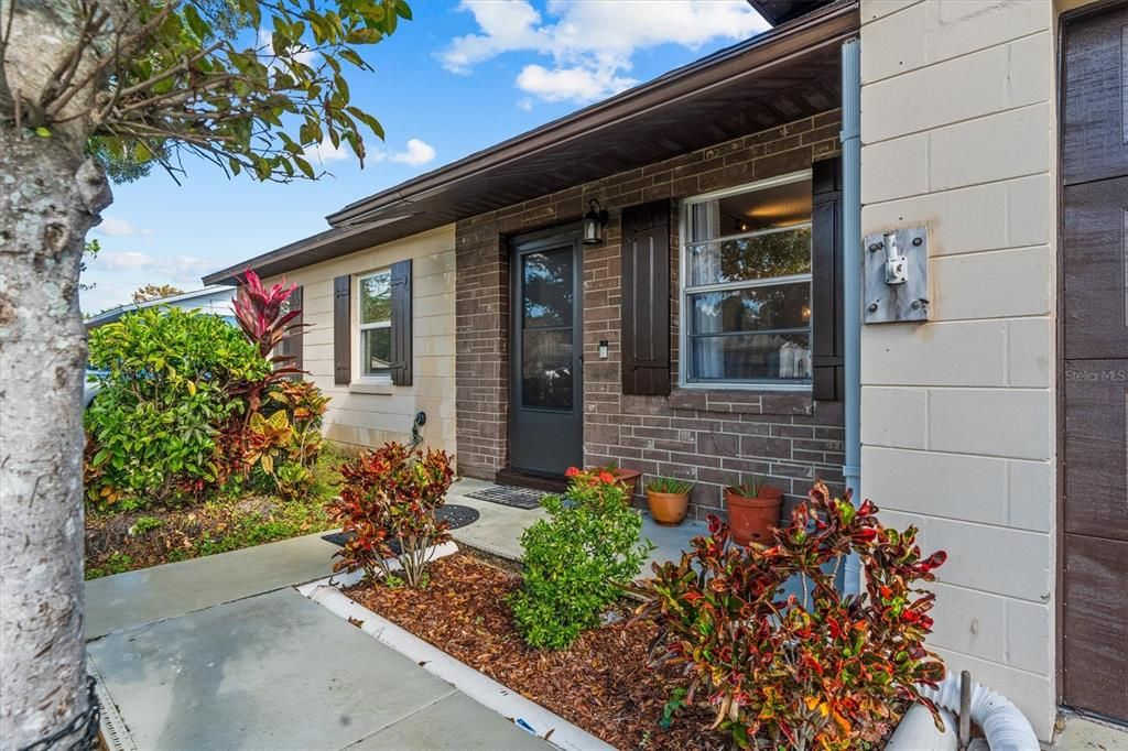 待售: $290,000 (3 贝兹, 1 浴室, 891 平方英尺)