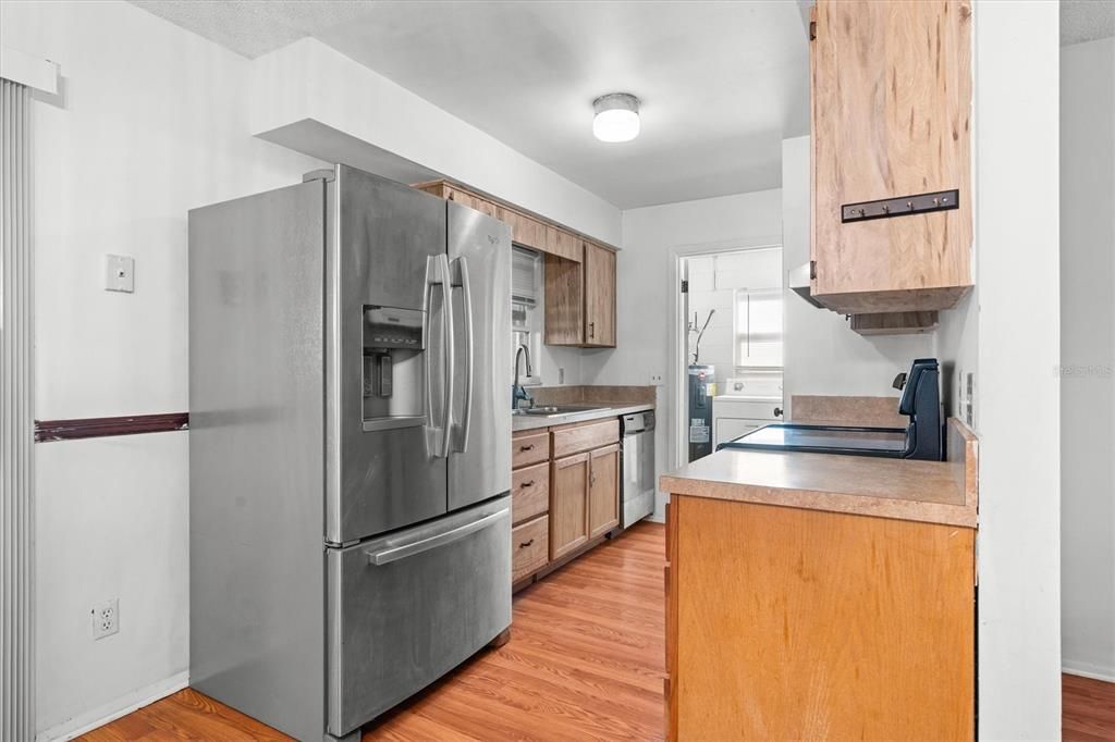 待售: $290,000 (3 贝兹, 1 浴室, 891 平方英尺)