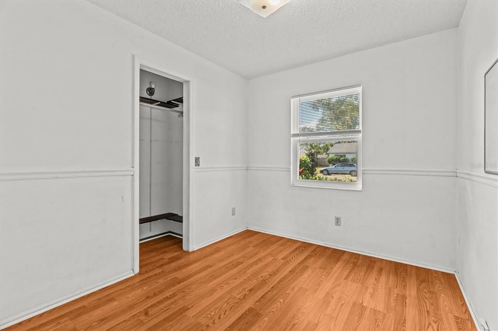 待售: $290,000 (3 贝兹, 1 浴室, 891 平方英尺)