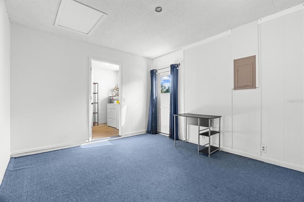 待售: $290,000 (3 贝兹, 1 浴室, 891 平方英尺)