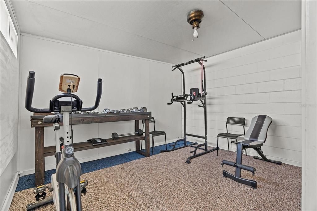 待售: $290,000 (3 贝兹, 1 浴室, 891 平方英尺)