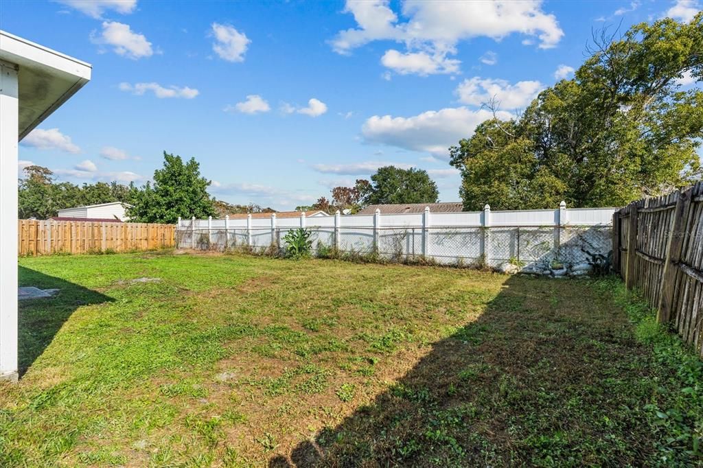 待售: $290,000 (3 贝兹, 1 浴室, 891 平方英尺)