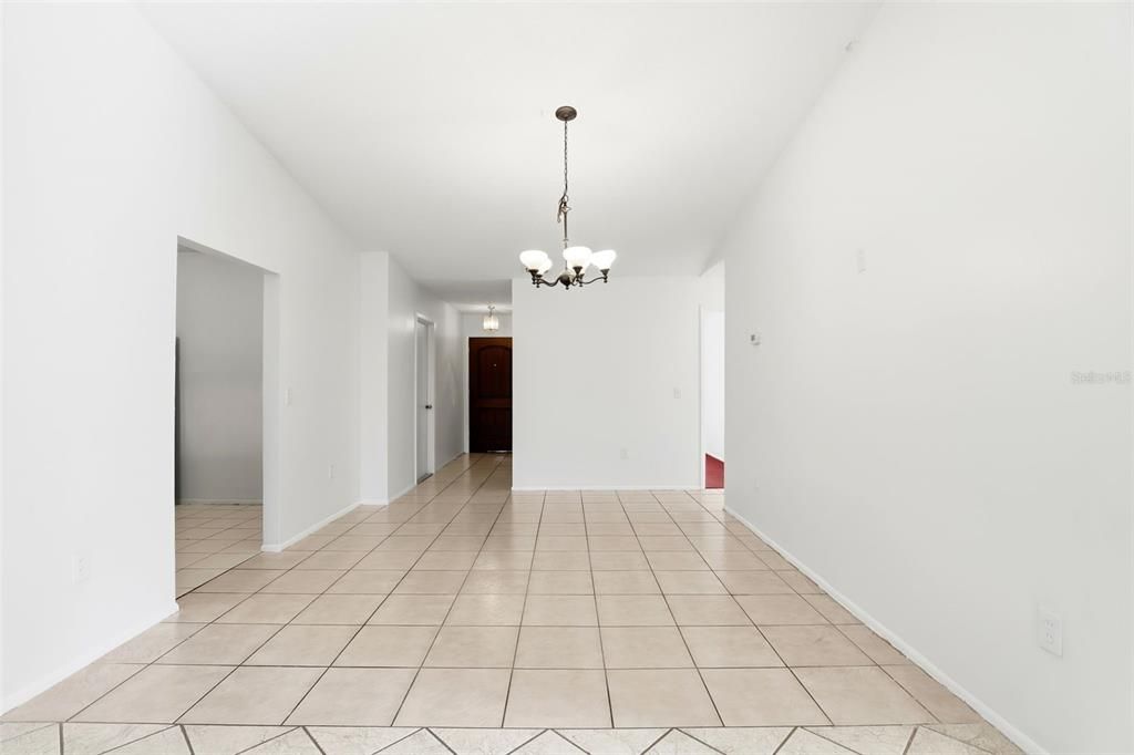 En Venta: $264,000 (3 camas, 2 baños, 1361 Pies cuadrados)