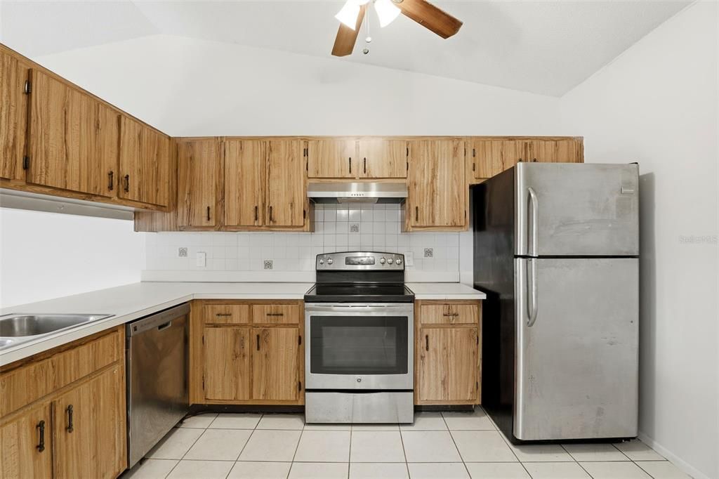 En Venta: $264,000 (3 camas, 2 baños, 1361 Pies cuadrados)