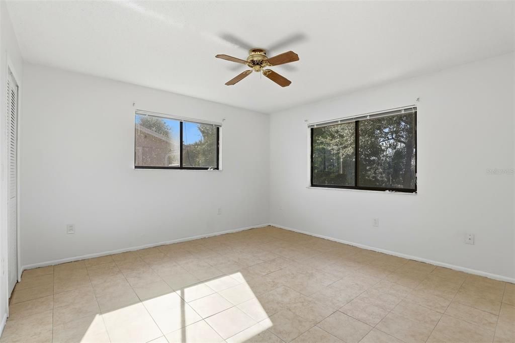 En Venta: $264,000 (3 camas, 2 baños, 1361 Pies cuadrados)